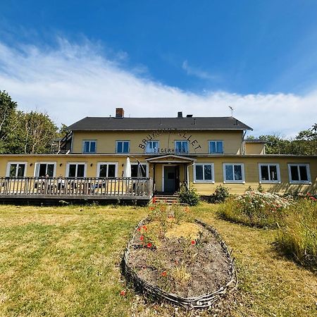 Brukshotellet Oeland - Vandrarhem Degerhamn Ngoại thất bức ảnh