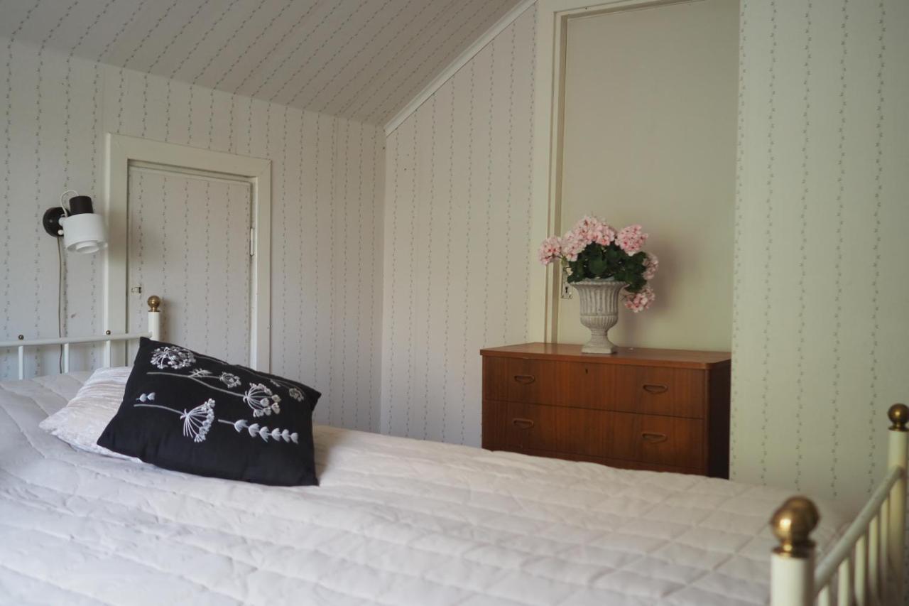 Brukshotellet Oeland - Vandrarhem Degerhamn Ngoại thất bức ảnh