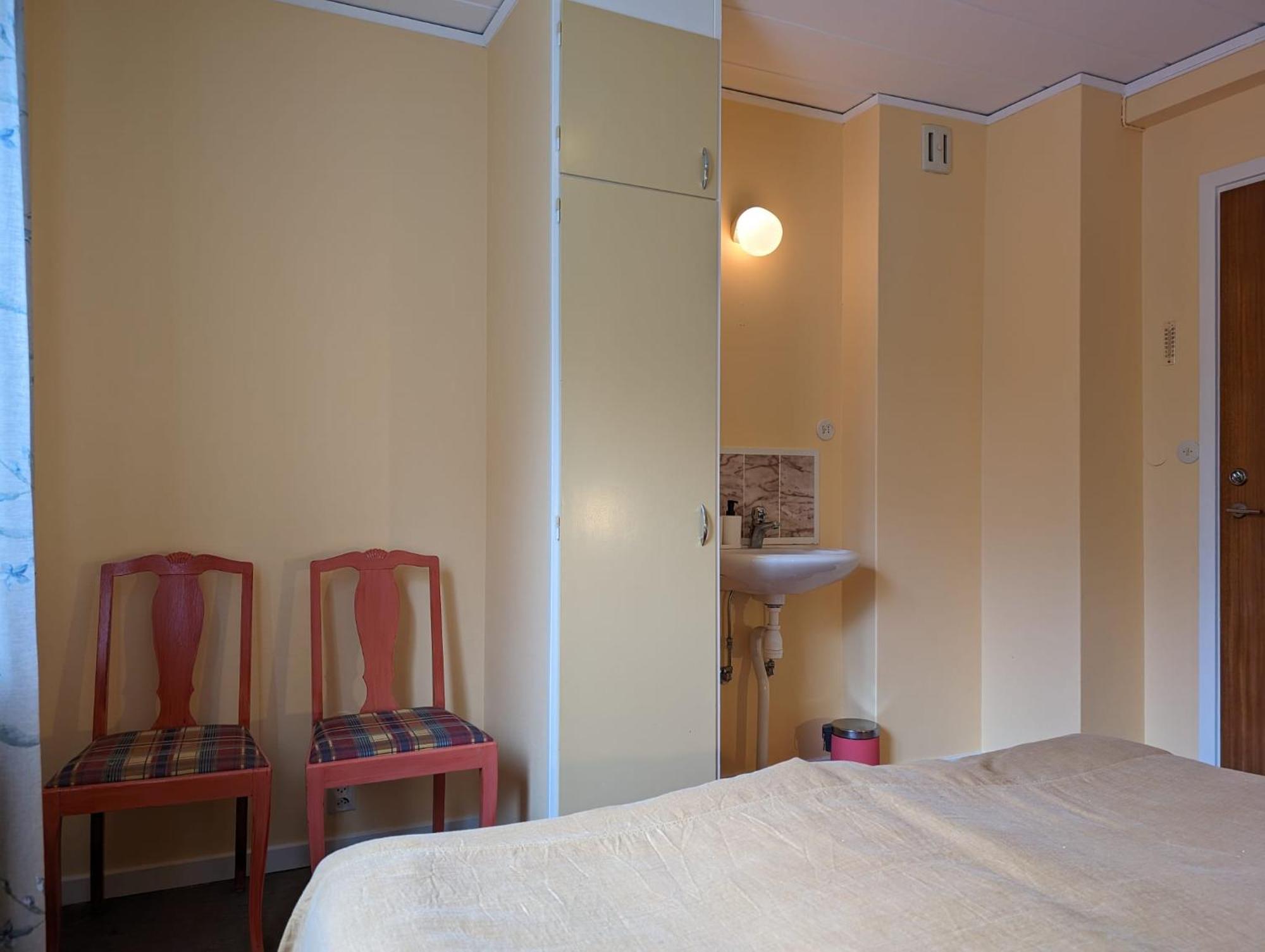Brukshotellet Oeland - Vandrarhem Degerhamn Ngoại thất bức ảnh
